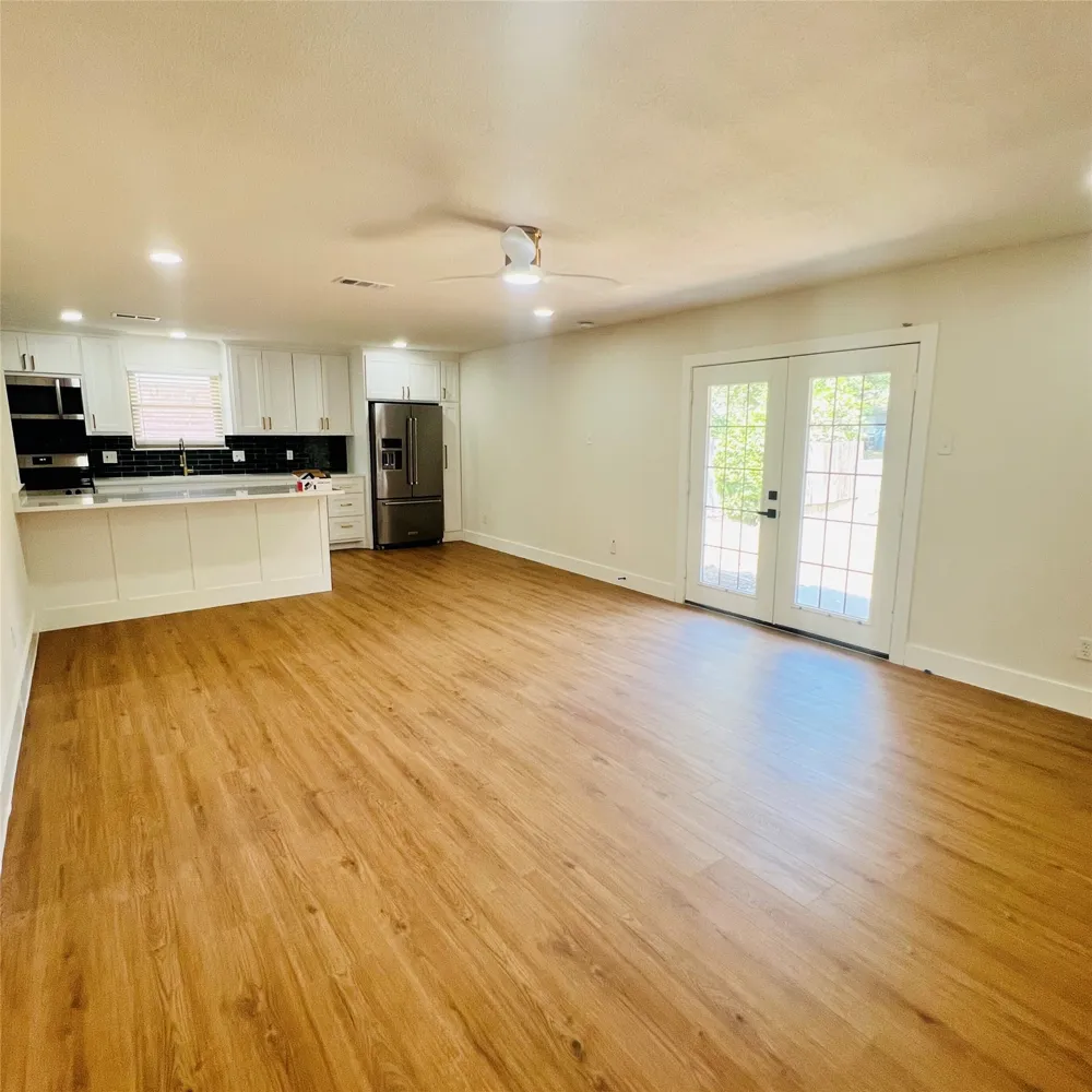 327 E Center Street Duncanville, TX 75116