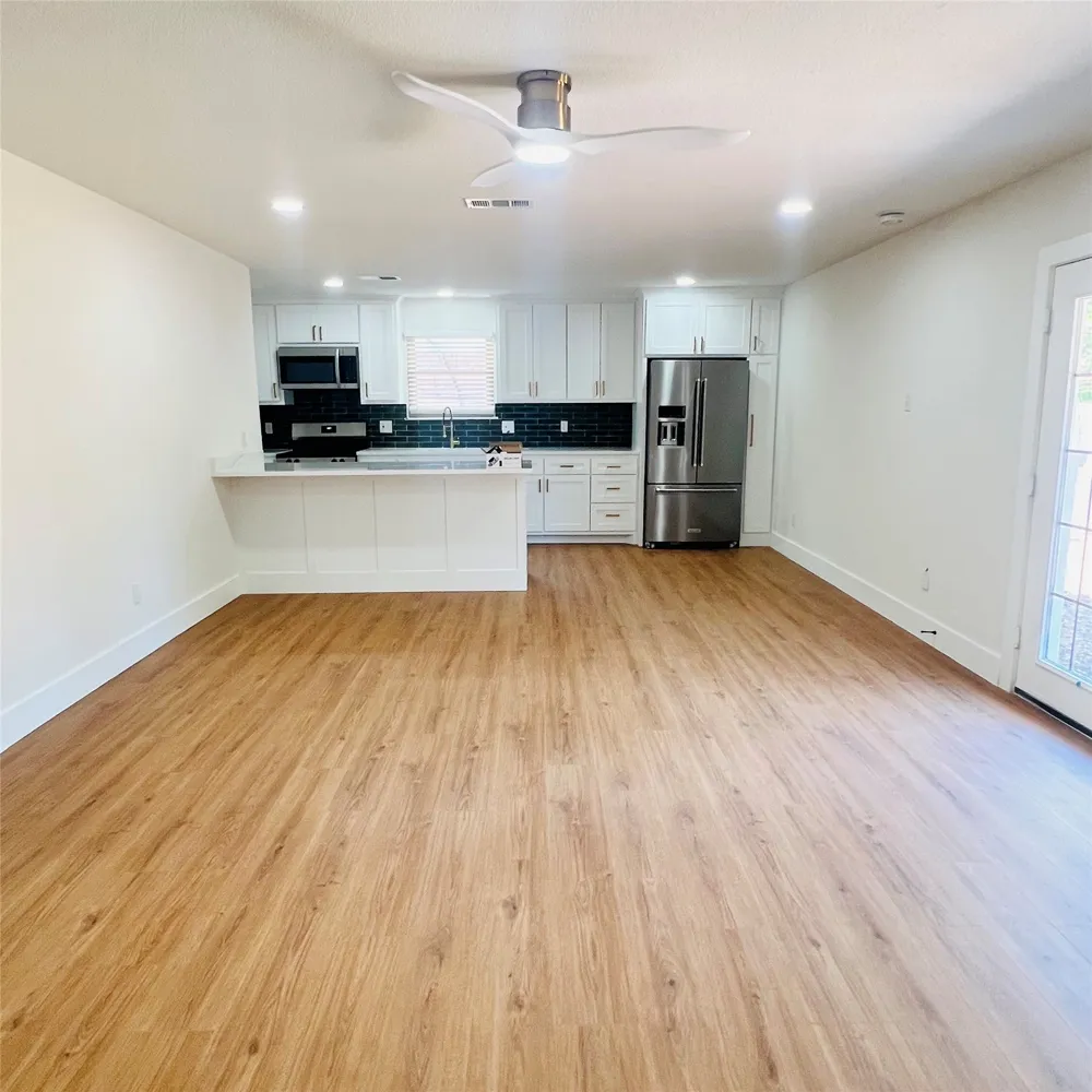 327 E Center Street Duncanville, TX 75116