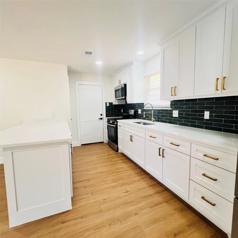 327 E Center Street Duncanville, TX 75116