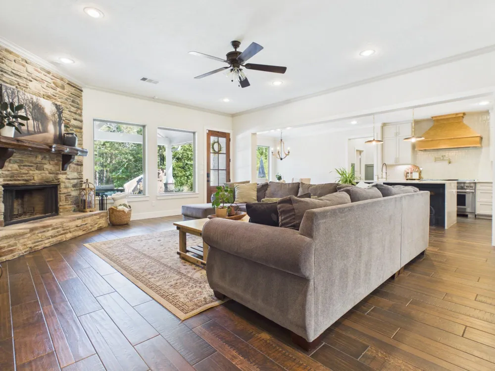 1726 Browders Loop E New Waverly, TX 77358
