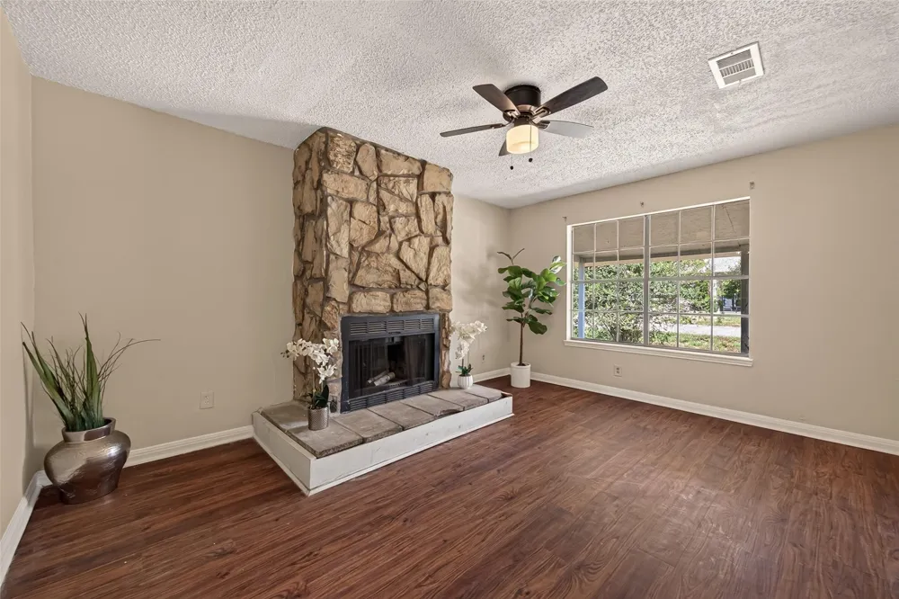 13309 Milo Drive Crosby, TX 77532