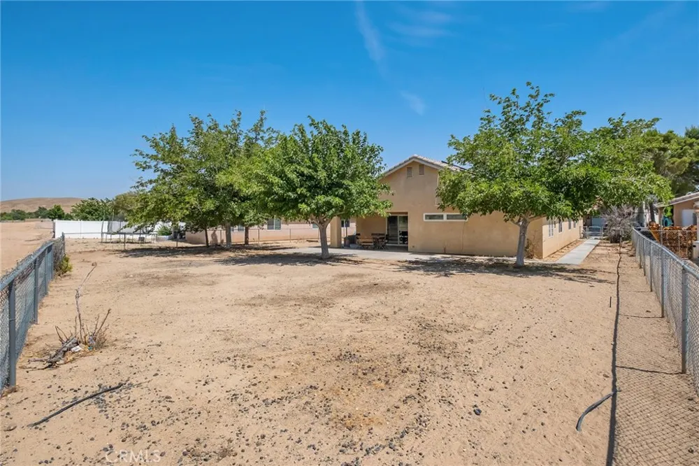 14952 Rivers Edge Helendale, CA 92342