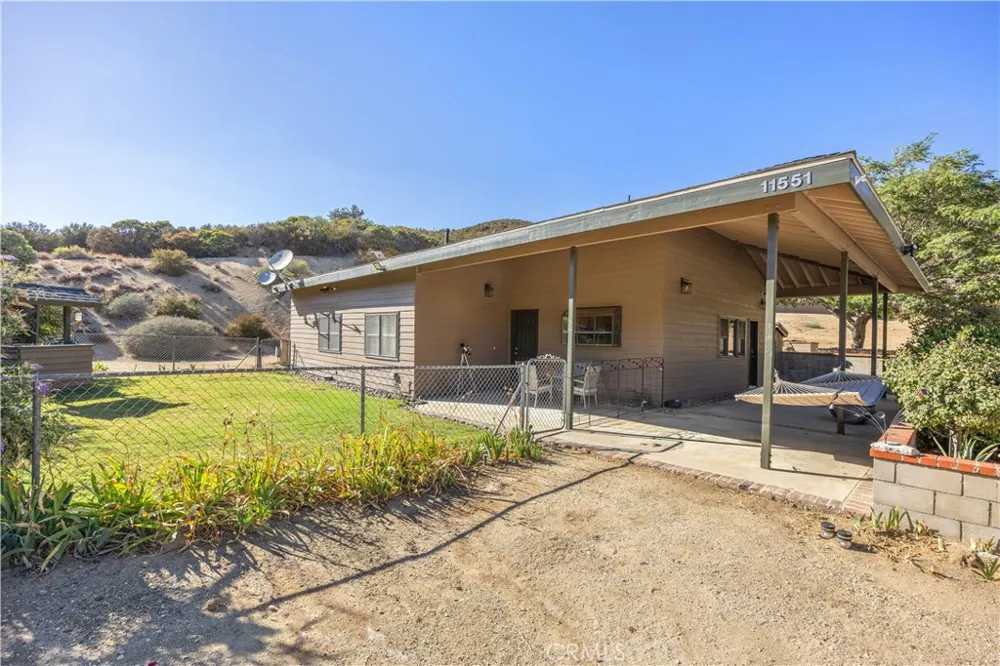 11551 Lonesone Valley Road Leona Valley, CA 93551