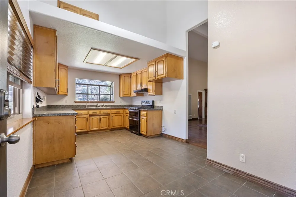 11551 Lonesone Valley Road Leona Valley, CA 93551
