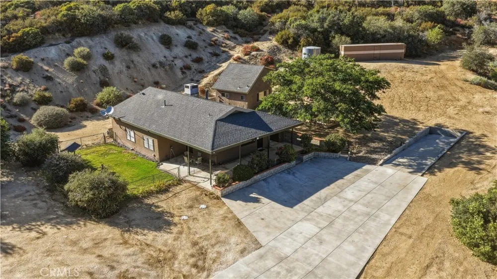 11551 Lonesone Valley Road Leona Valley, CA 93551