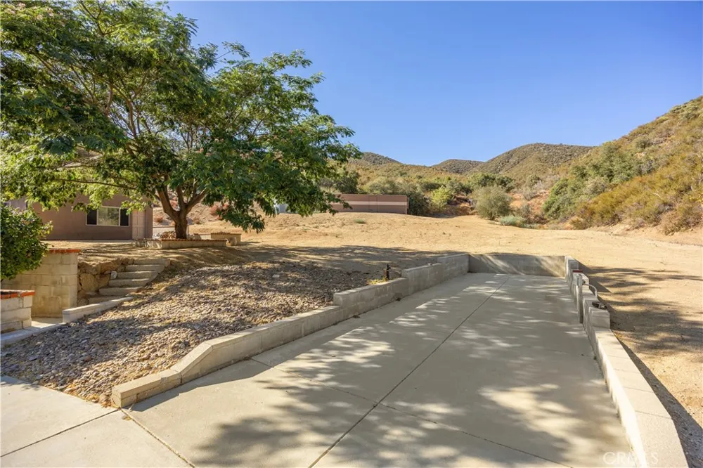 11551 Lonesone Valley Road Leona Valley, CA 93551