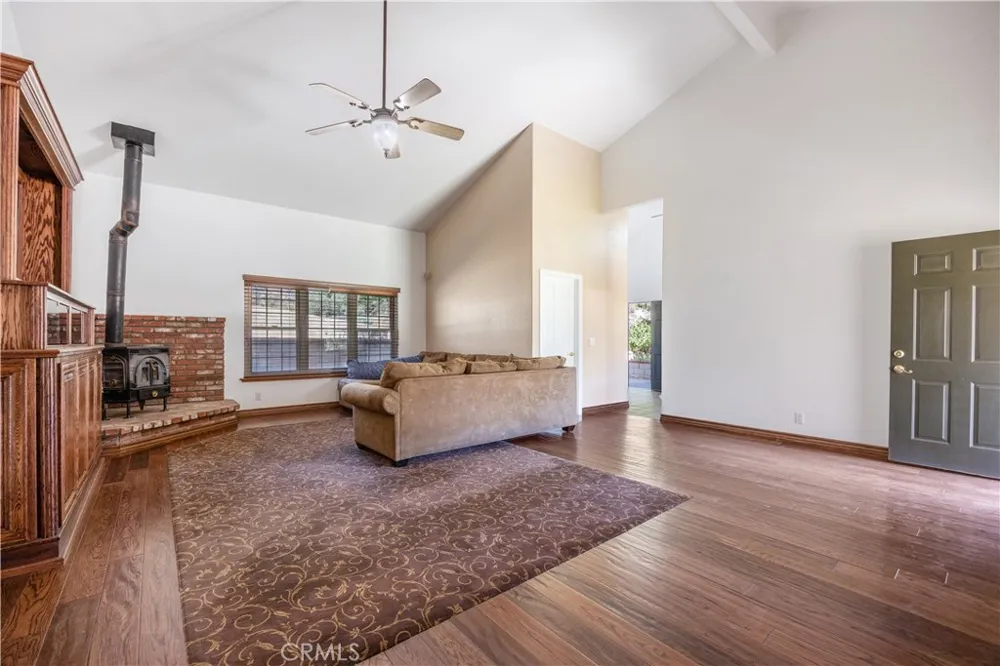 11551 Lonesone Valley Road Leona Valley, CA 93551