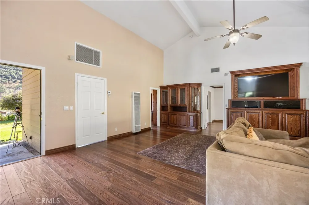 11551 Lonesone Valley Road Leona Valley, CA 93551