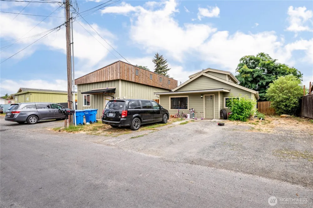 1408 S. 5th Kelso, WA 98626
