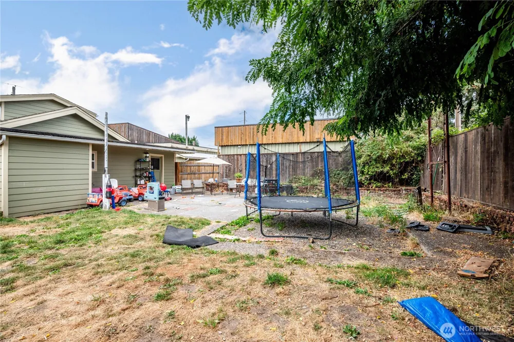 1408 S. 5th Kelso, WA 98626