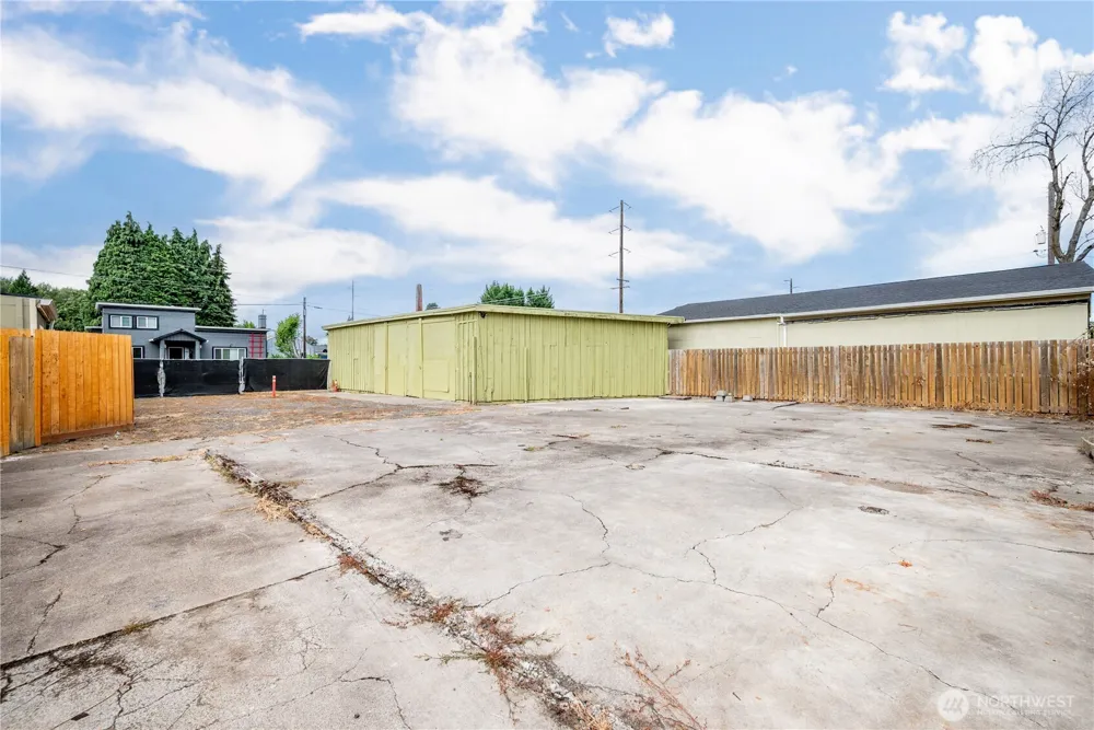 1408 S. 5th Kelso, WA 98626