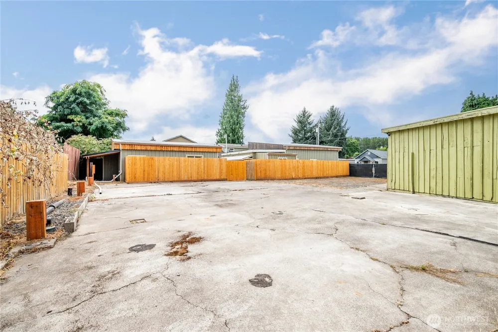 1408 S. 5th Kelso, WA 98626