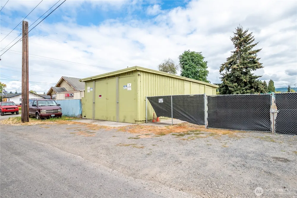 1408 S. 5th Kelso, WA 98626