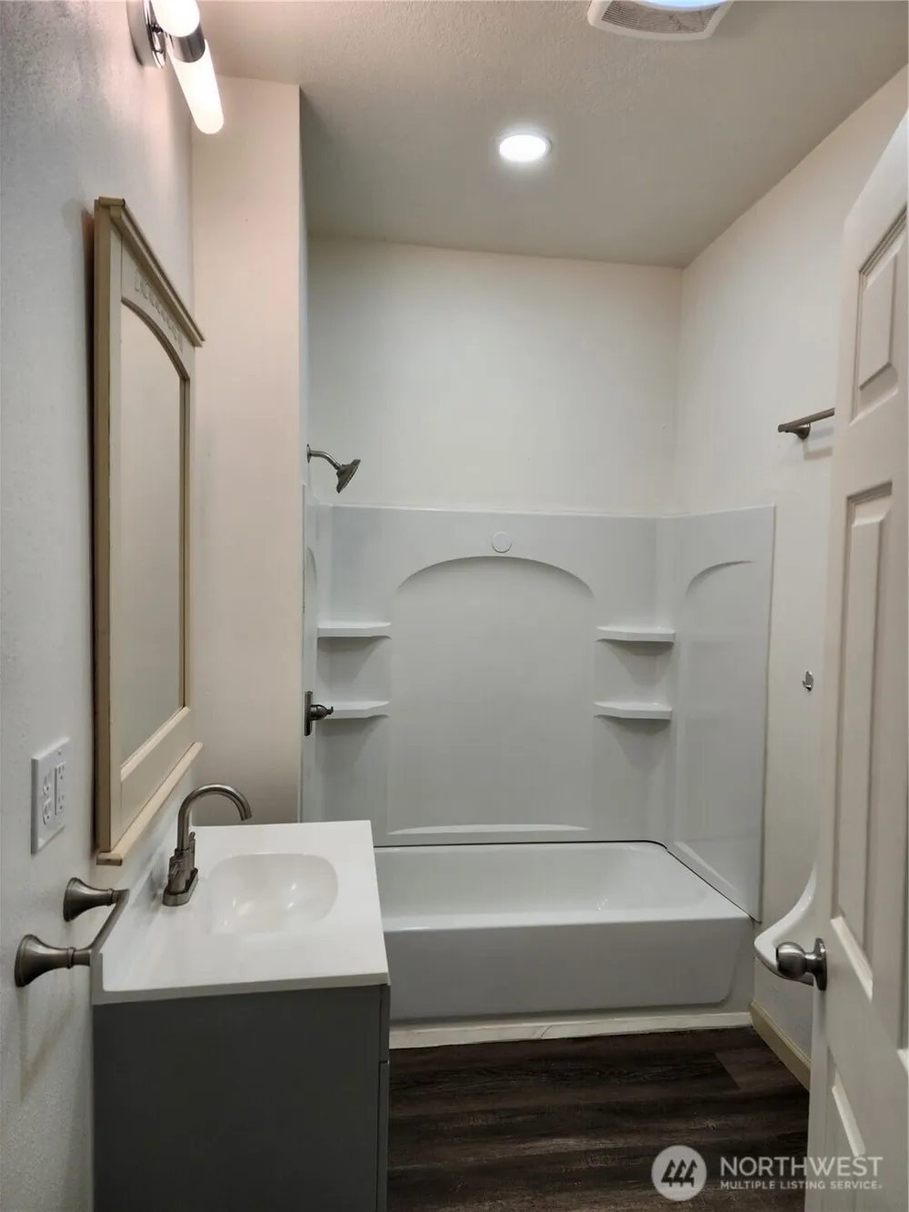 1408 S. 5th Kelso, WA 98626