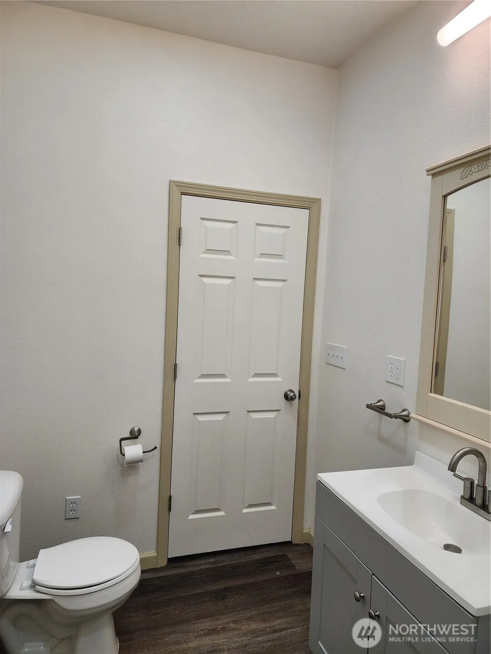 1408 S. 5th Kelso, WA 98626