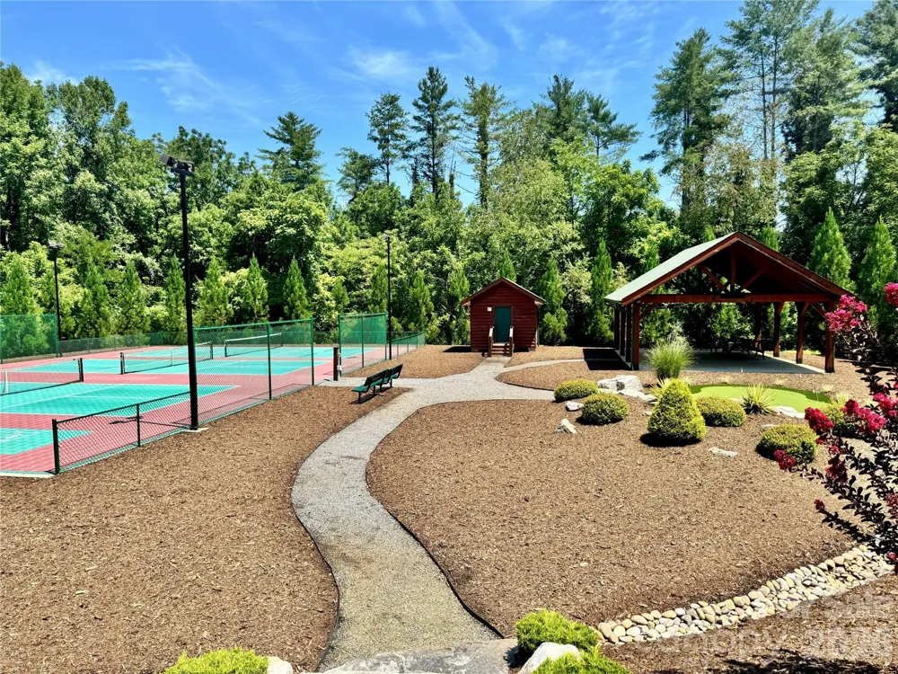 2070 Thoroughbred Way #G18 Lenoir, NC 28645