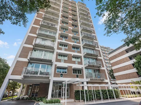 3600 Montrose Boulevard #1209