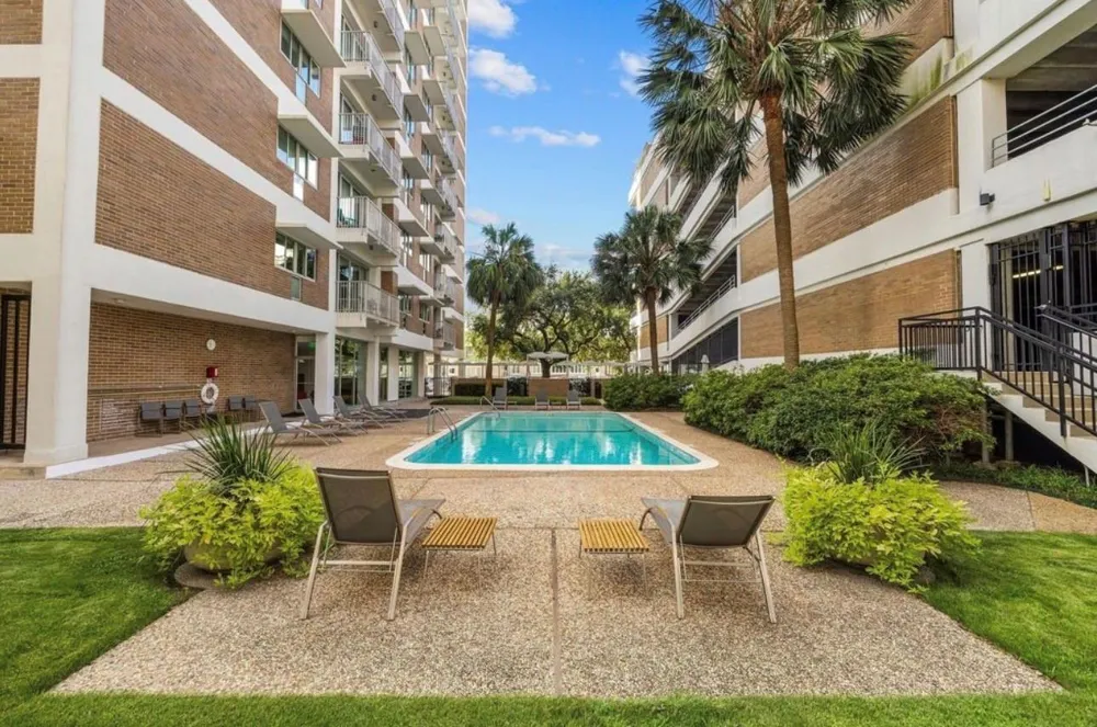 3600 Montrose Boulevard #1209 Houston, TX 77006