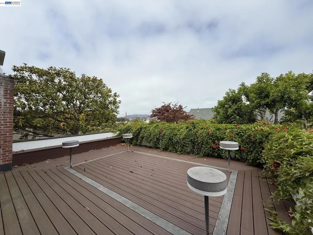 3001 Divisadero Street San Francisco, CA 94123