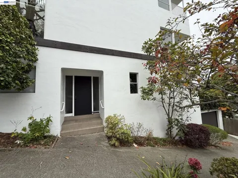 3001 Divisadero Street