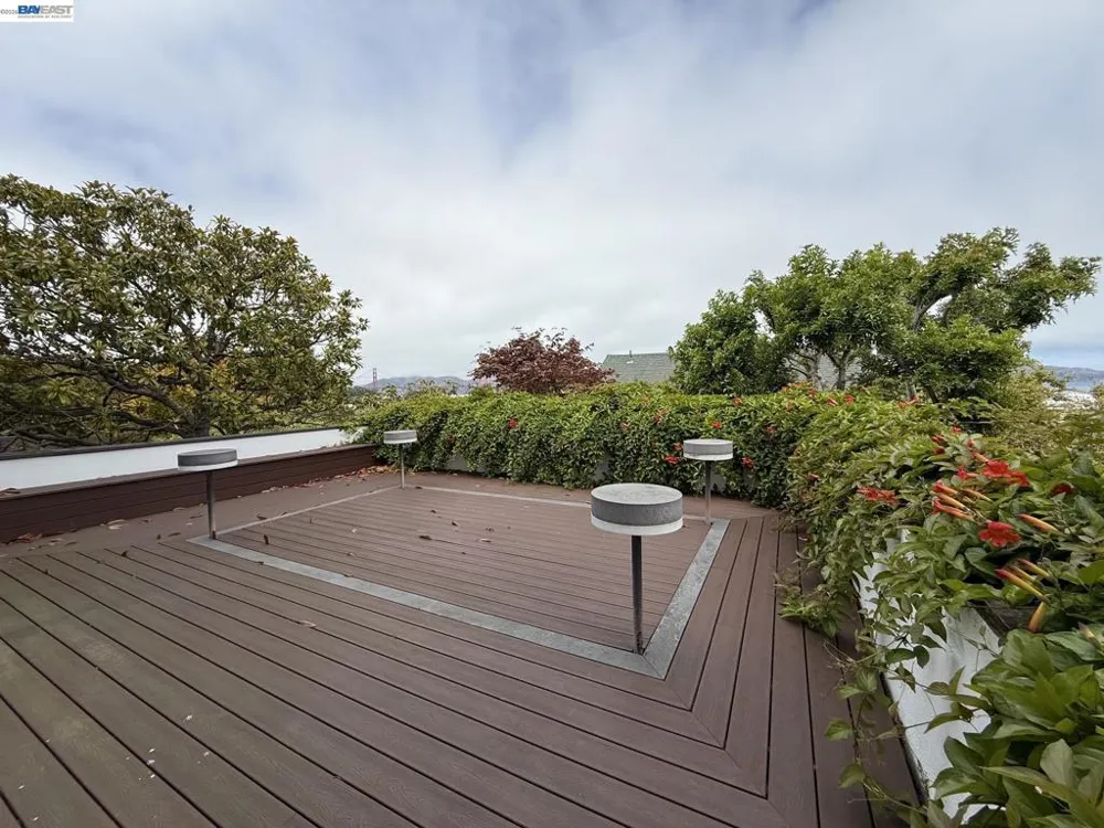 3001 Divisadero Street San Francisco, CA 94123