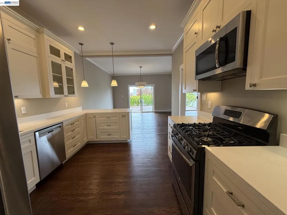 3001 Divisadero Street San Francisco, CA 94123