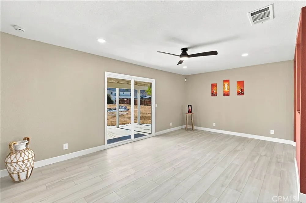 16070 Winnebago Apple Valley, CA 92307
