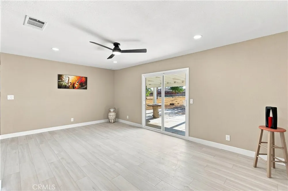 16070 Winnebago Apple Valley, CA 92307