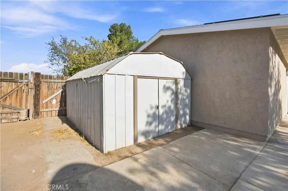 16070 Winnebago Apple Valley, CA 92307