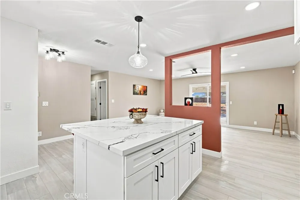 16070 Winnebago Apple Valley, CA 92307