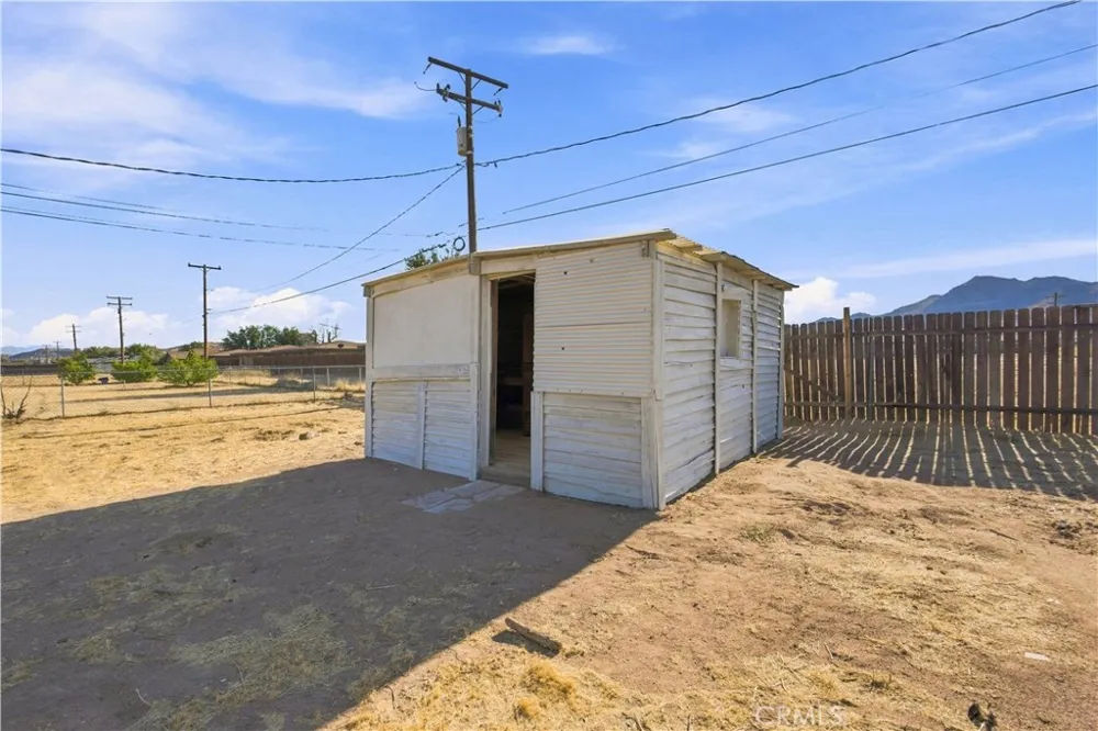 16070 Winnebago Apple Valley, CA 92307