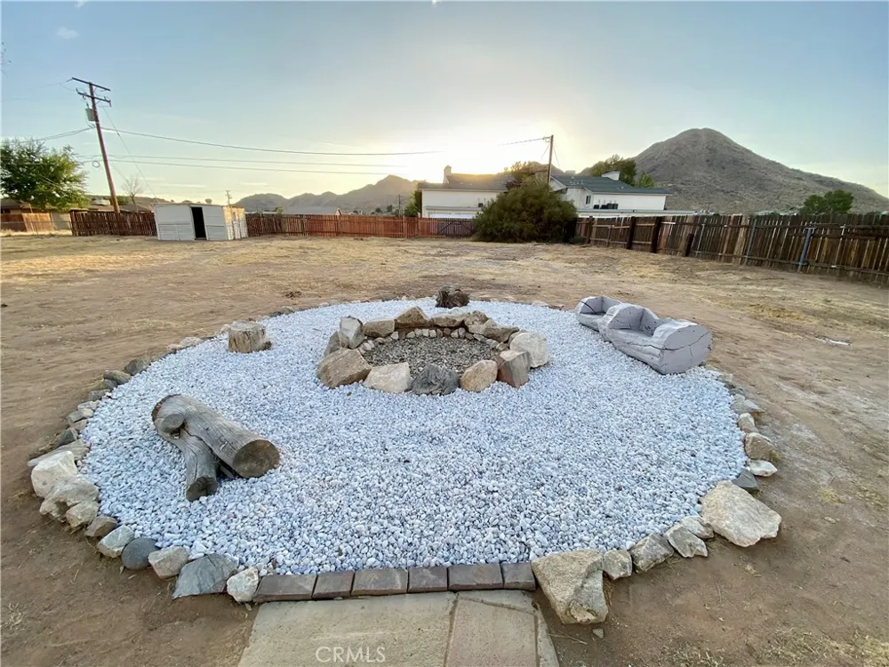 16070 Winnebago Apple Valley, CA 92307