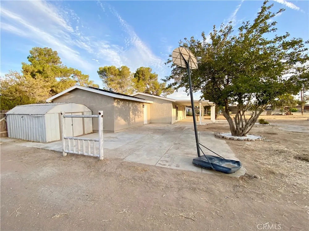 16070 Winnebago Apple Valley, CA 92307