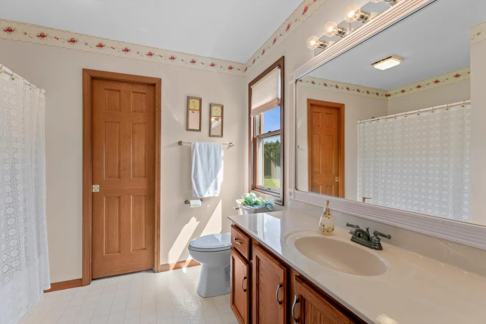 70345 Deer Run Edwardsburg, MI 49112