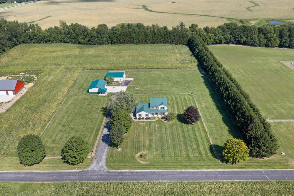 70345 Deer Run Edwardsburg, MI 49112