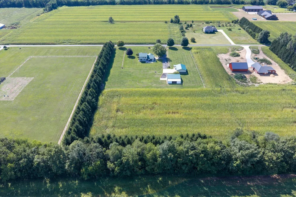 70345 Deer Run Edwardsburg, MI 49112