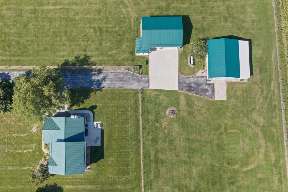 70345 Deer Run Edwardsburg, MI 49112