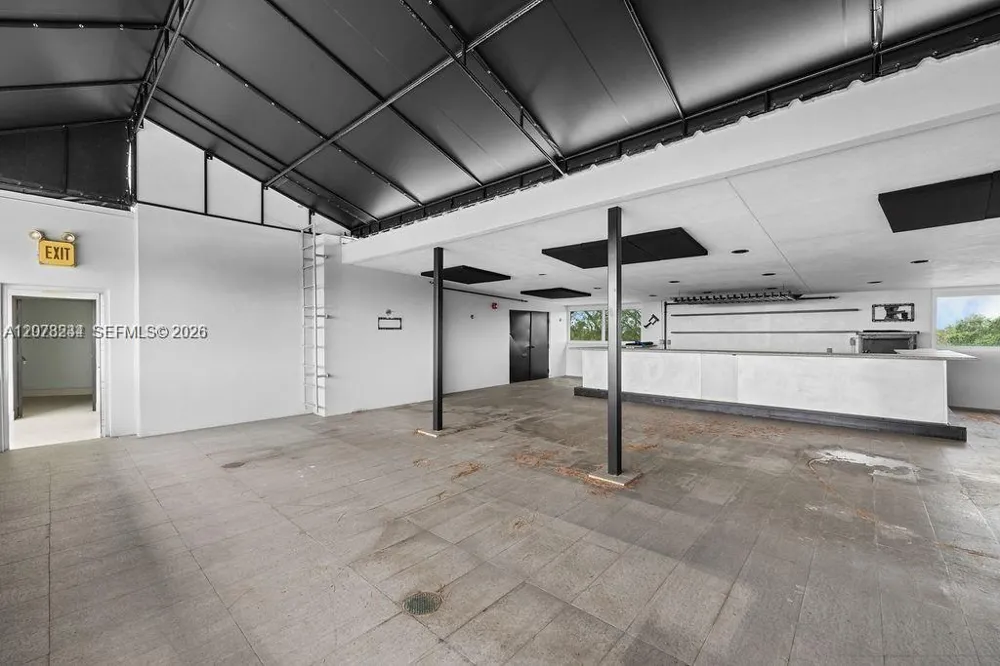 2500 Wilton Dr Wilton Manors, FL 33305