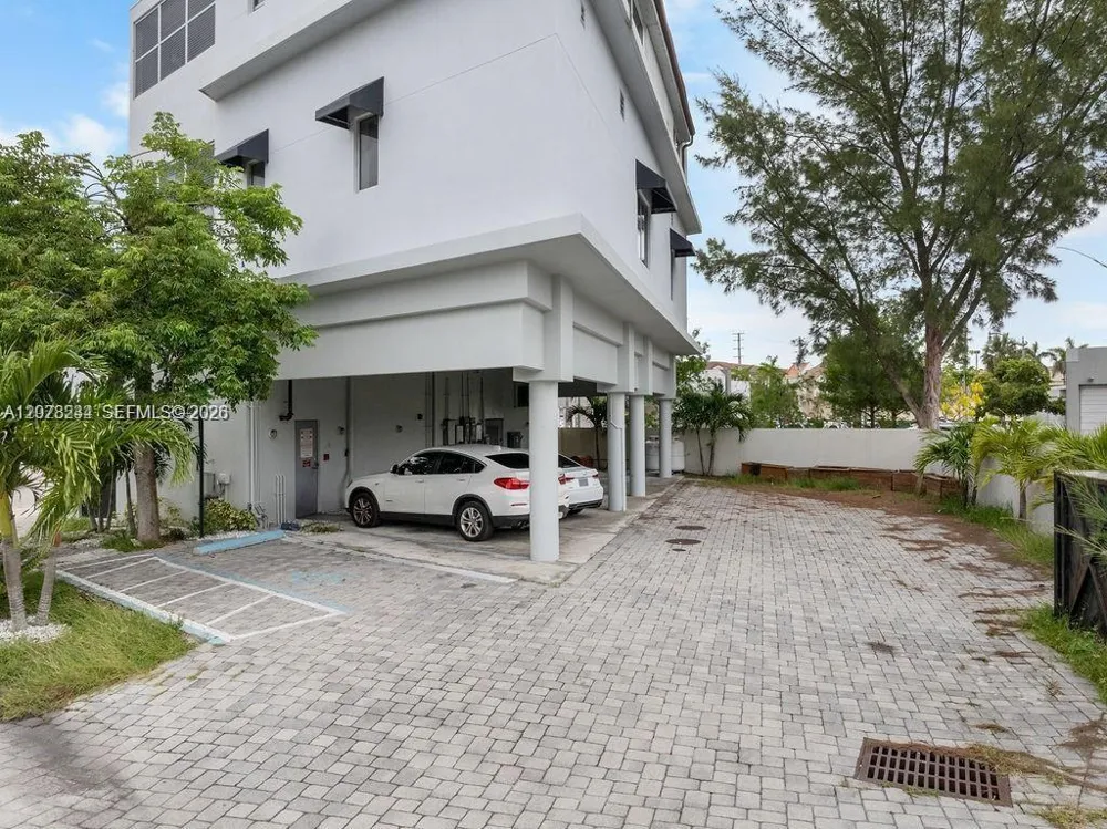 2500 Wilton Dr Wilton Manors, FL 33305
