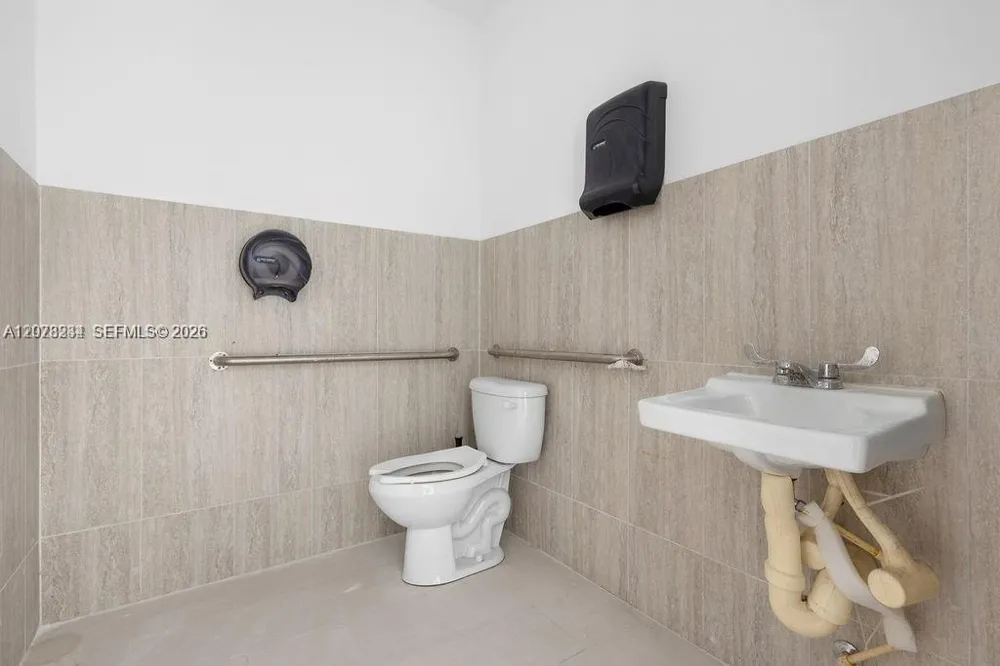2500 Wilton Dr Wilton Manors, FL 33305