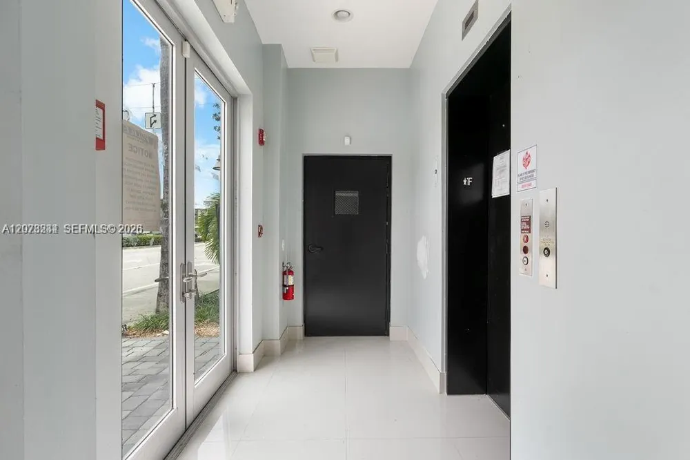 2500 Wilton Dr Wilton Manors, FL 33305
