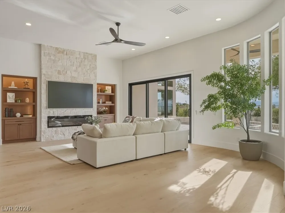 3 Pine Hollow Drive Henderson, NV 89052