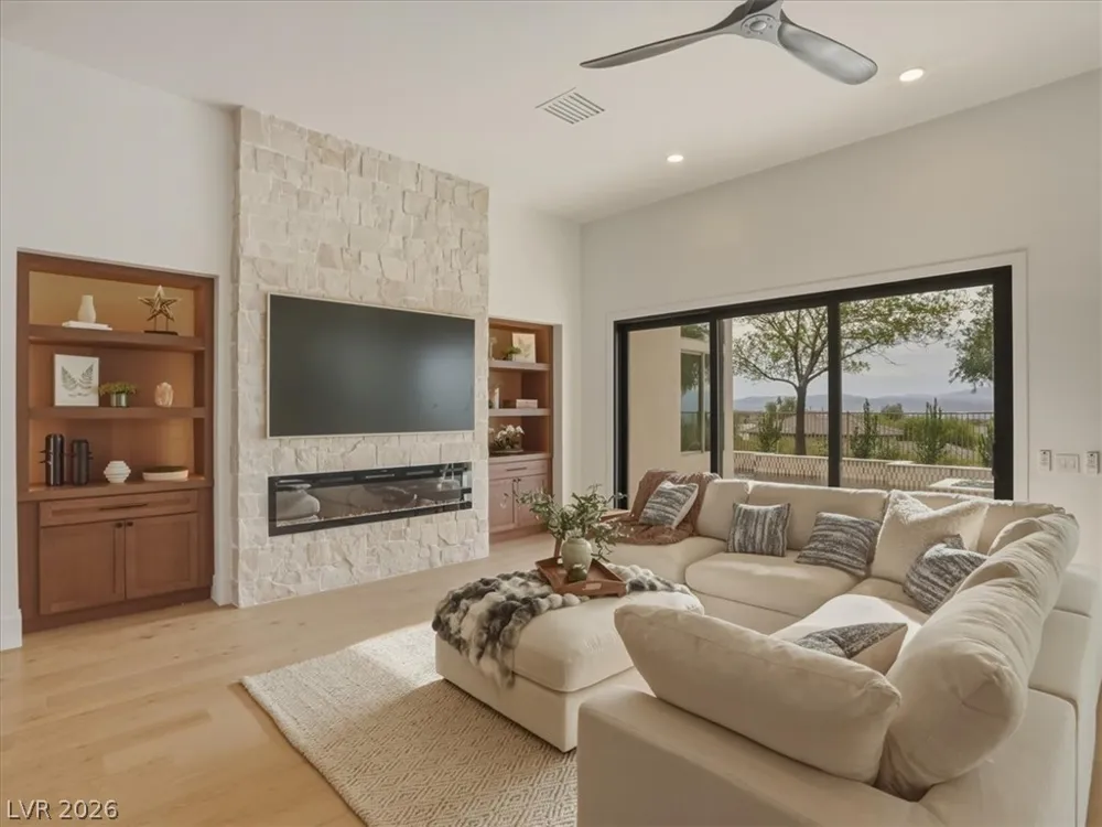 3 Pine Hollow Drive Henderson, NV 89052