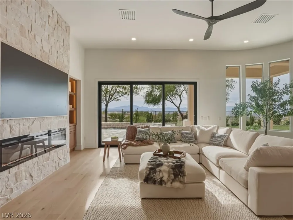 3 Pine Hollow Drive Henderson, NV 89052