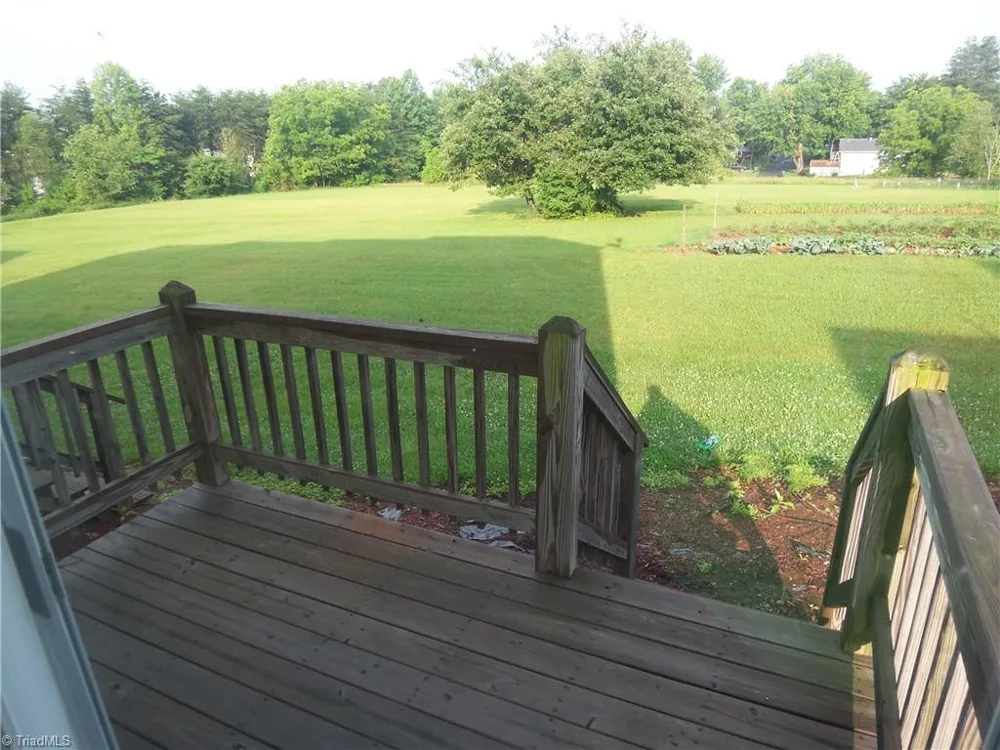 203A Nelson Street Pilot Mountain, NC 27041