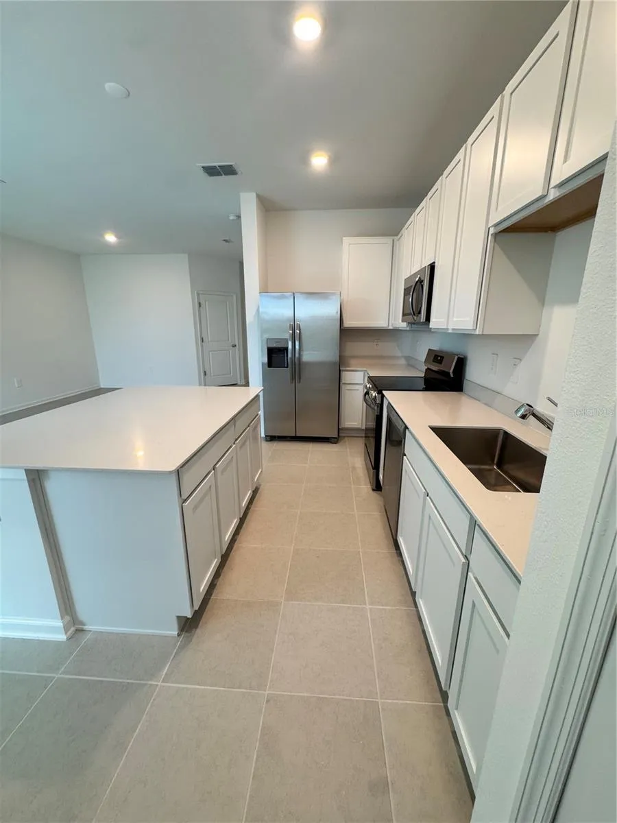 2557 SKYLINE LOOP Kissimmee, FL 34758