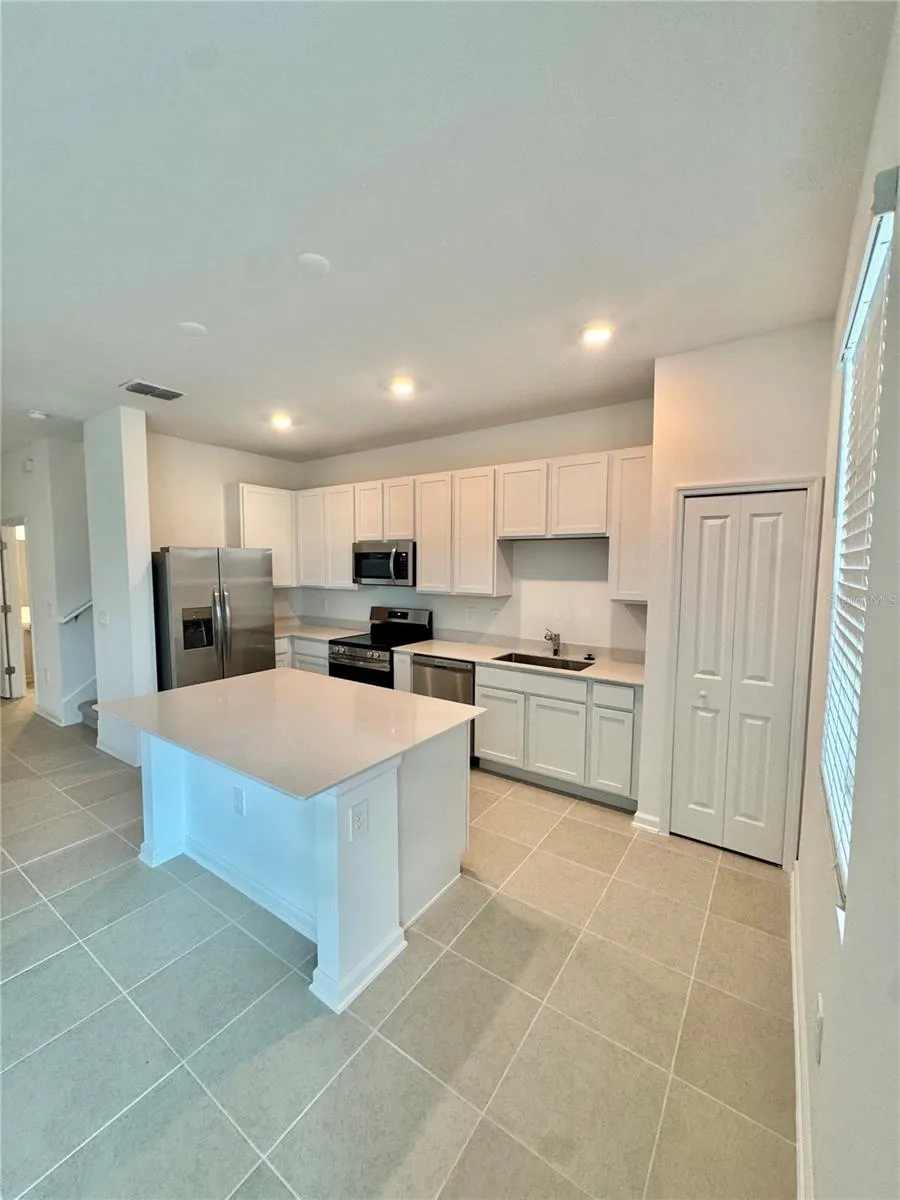 2557 SKYLINE LOOP Kissimmee, FL 34758