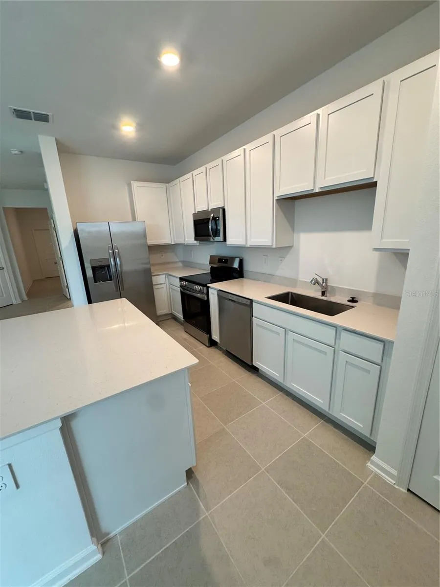 2557 SKYLINE LOOP Kissimmee, FL 34758