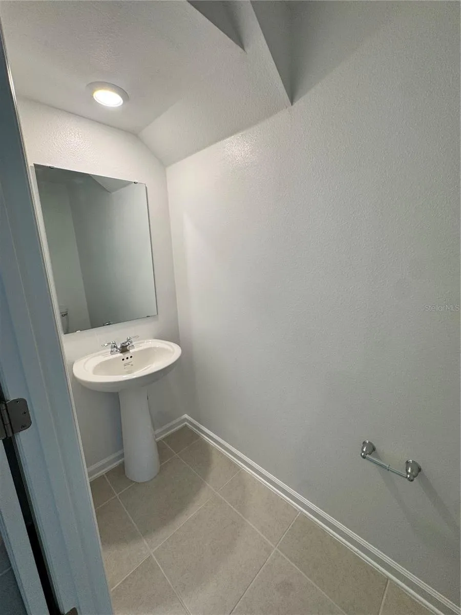 2557 SKYLINE LOOP Kissimmee, FL 34758