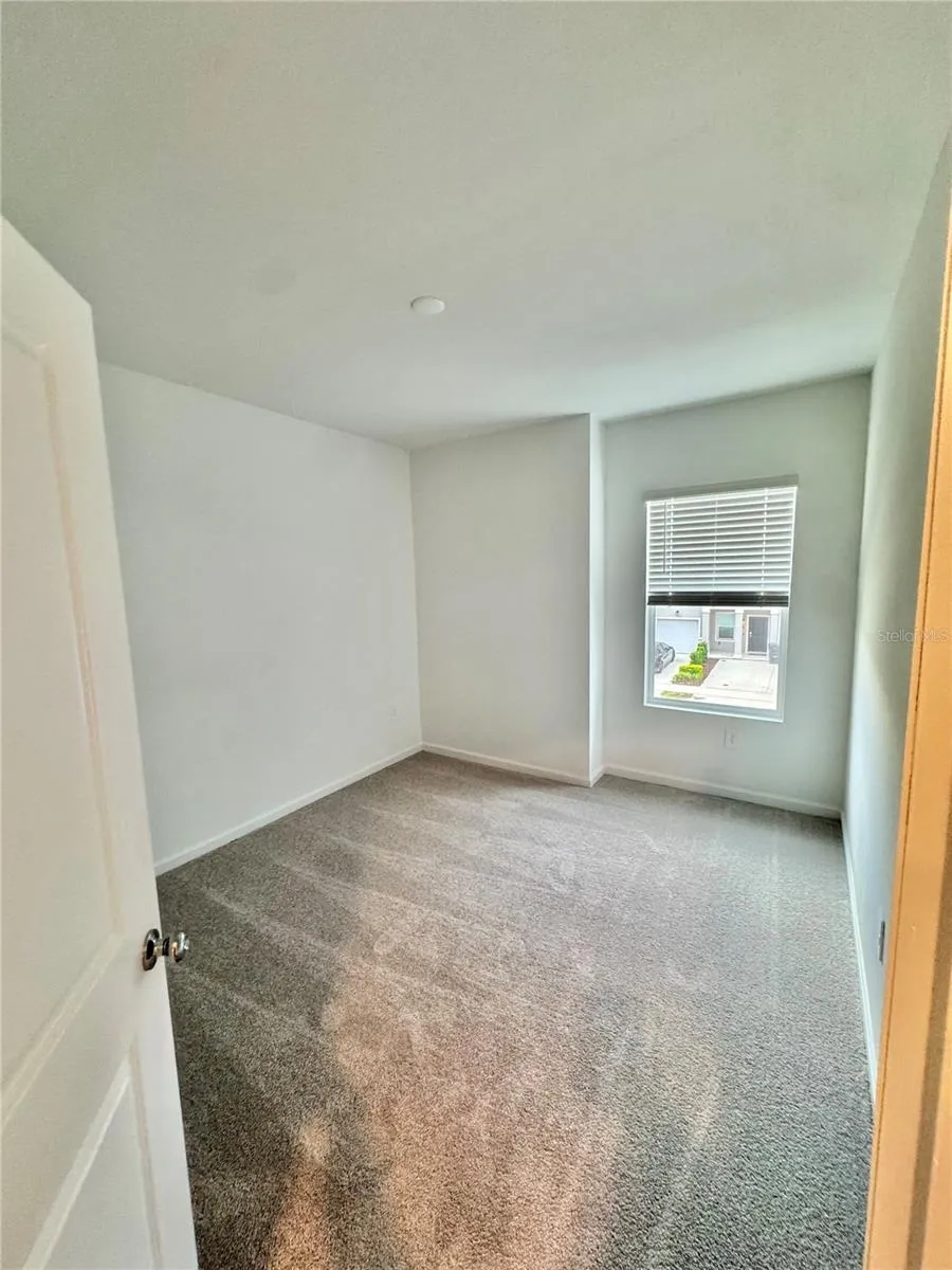 2557 SKYLINE LOOP Kissimmee, FL 34758